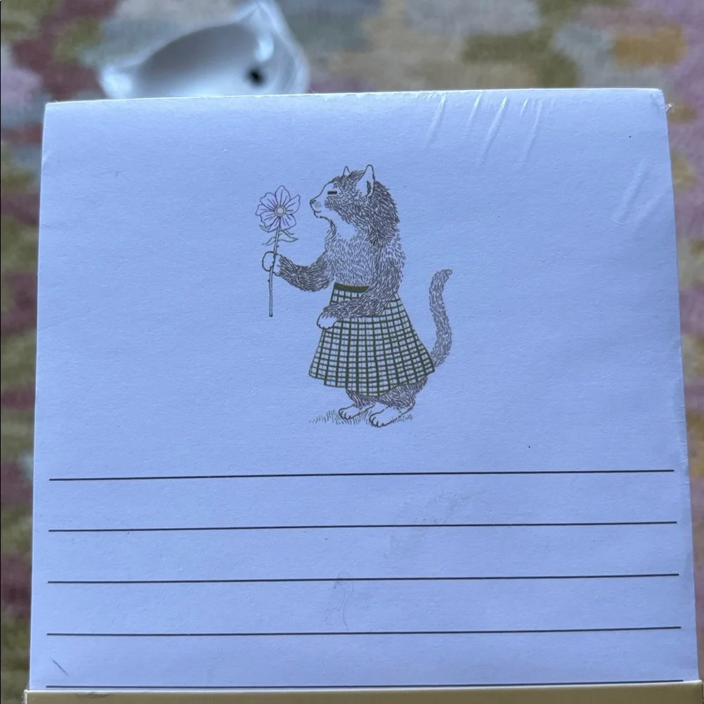 Cat x 2 Molly & Rex Girlish Cat with flower notepad + white cat face bowl